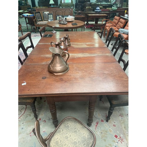 134 - Victorian Mahogany 4 Leaf Economy Dining Table.
237cm x 137cm.