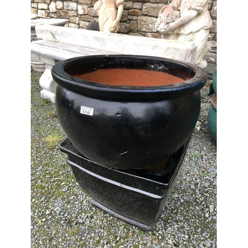 110 - 2 Black Glazed Pots