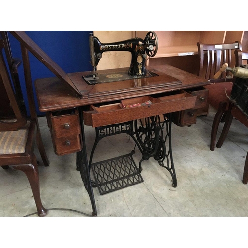 382 - Singer Sewing Machine & Base