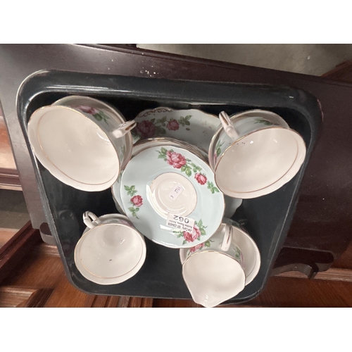 62 - 21 Pc China Tea Set