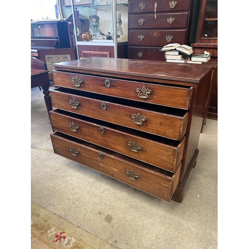 160 - Georgian 4 Drawer Graduing Chest Of Drawers.
110cm W x 50cm D x 88cm High.