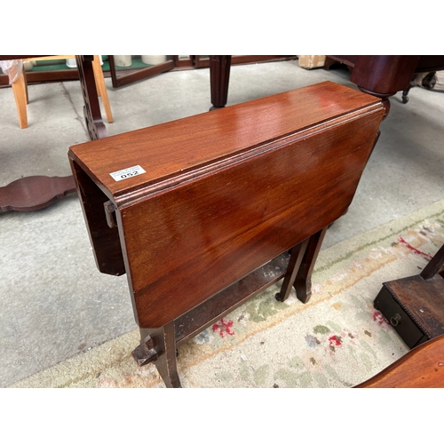 52 - Mah Sutherland Table