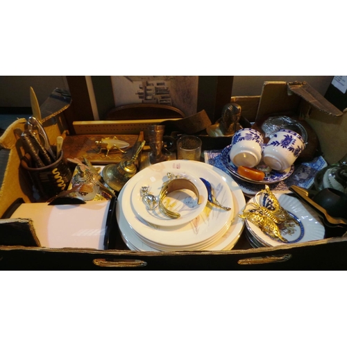 76 - A BOX OF QUALITY COLLECTIBLE ITEMS