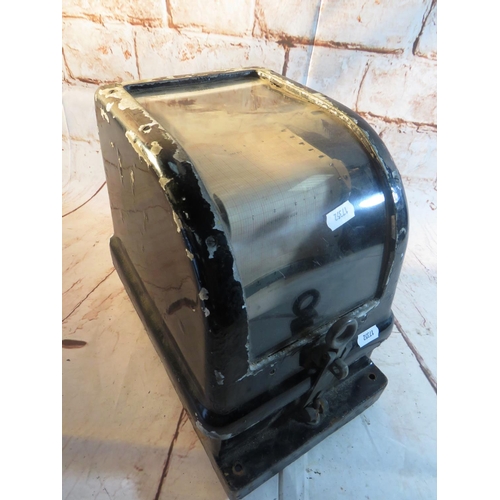 811 - AN INDUSTRIAL GRAPH RECORDING MACHINE