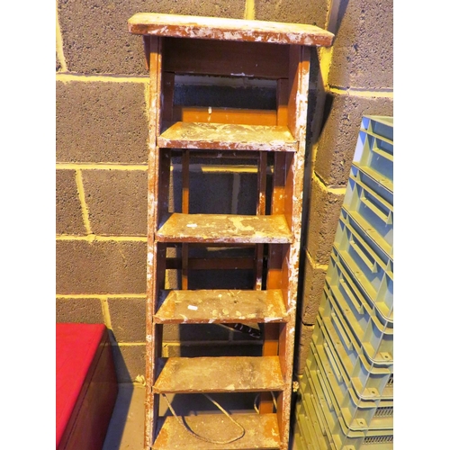 40 - A SET OF DECORATORS LADDERS