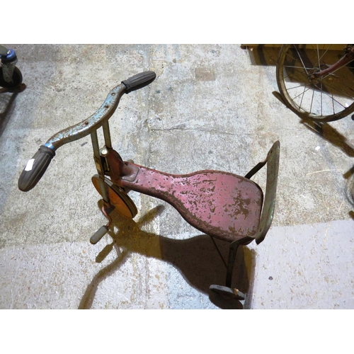 96 - SMALL VINTAGE 'TRIANG' TRICYCLE