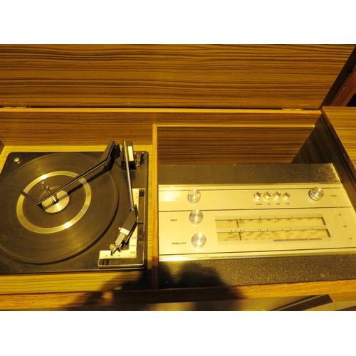 28 - PYE CAMBRIDGE - RADIO/RECORD PLAYER