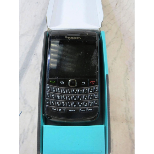 424 - BLACKBERRY MOBILE - IN WORKING ORDER