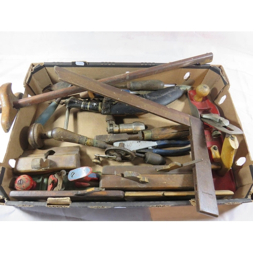 148 - A BOX OF VINTAGE PLANES AND TOOLS