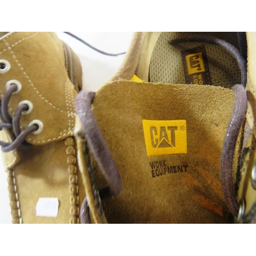 193 - BRAND NEW PAIR OF CAT WORK SHOES SIZE 8