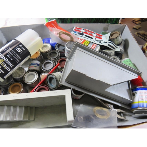 495 - A SELECTION OF MODEL MAKING ACCESSORIES INCLUDES PAINTS,BRUSHES AND CUTTING TOOLS