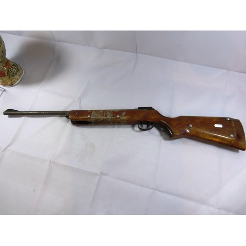 136 - VINTAGE BSA METEOR AIR RIFLE