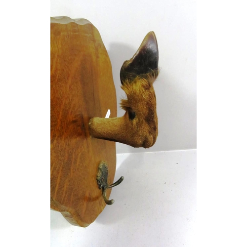 157 - HOOF MOUNTED COAT HOOK