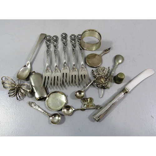 421 - SELECTION OF MAINLY SILVER ITEMS - PICKLE FORKS, SALT SPOONS, FILIGREE BROOCHES