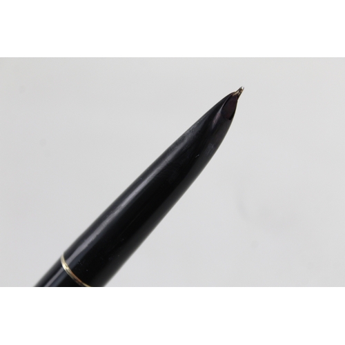 88 - Vintage PARKER 61 Black FOUNTAIN PEN w/ Rolled Gold Cap WRITING