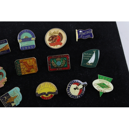 85 - 12 x Assorted Vintage Holiday Camp Pin BADGES Inc Enamel, Butlins, Pontins Etc