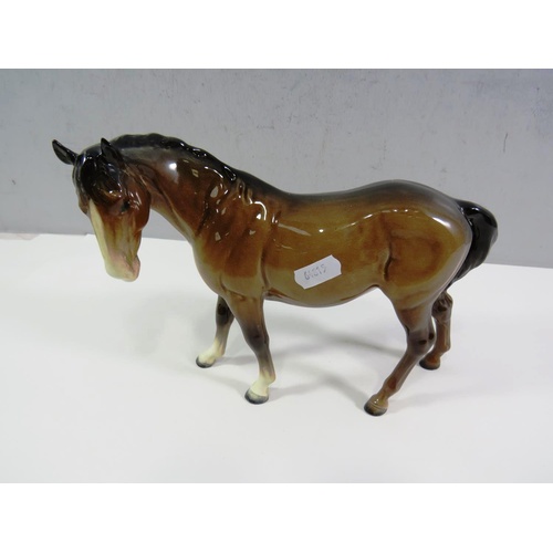 153 - BESWICK MARE FACING - No 635