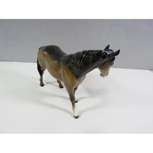 153 - BESWICK MARE FACING - No 635
