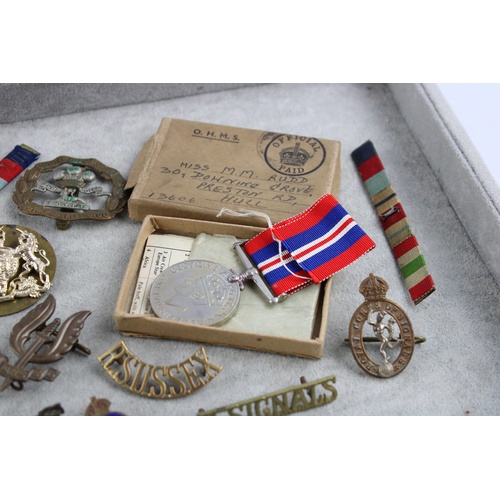 46 - 18 x Vintage MILITARY Badges & Medals Inc Boxed War Medal, SAS Badge Etc