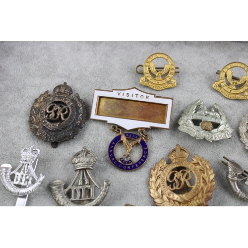 70 - 20 x Vintage MILITARY BADGES Inc Officers Gilt Airtraining Coprs Etc