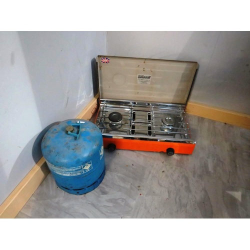 429 - CAMPING STOVE AND GAS BOTTLE