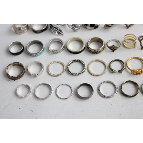 104 - 36 x Vintage & Retro RINGS inc. Band, Gold & Silver Tone, Enamel, Etched