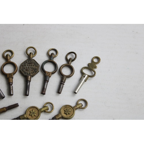 147 - 10 x Antique / Vintage Pocket Watch Keys Various Sizes & Designs Inc Advertising