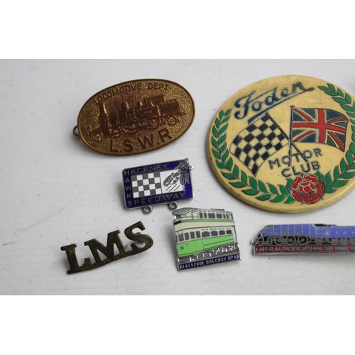 149 - 12 x Vintage RAILWAY & TRANSPORT Themed Pin & Lapel BADGES Inc Enamel, Speedway