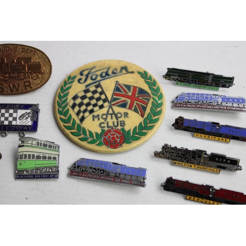 149 - 12 x Vintage RAILWAY & TRANSPORT Themed Pin & Lapel BADGES Inc Enamel, Speedway