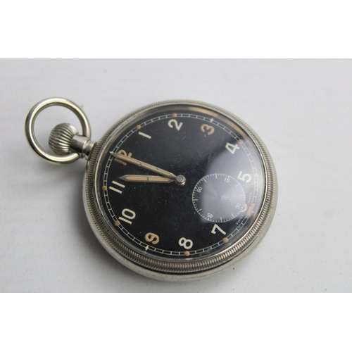 157 - Vintage Gents WW2 Military Style POCKET WATCH Hand-Wind w/ Black Dial Cased