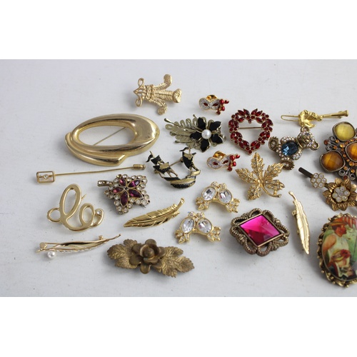 167 - 30 x Vintage & Retro BROOCHES & SCARF CLIPS inc. Gold Tone, Floral, Rhinestone