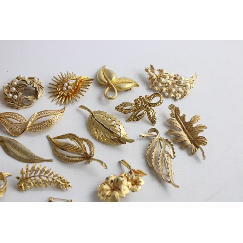 195 - 25 x Vintage & Retro Gold Tone BROOCHES inc. Faux Pearl, Rhinestone, Flowers