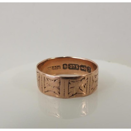 206 - 9ct ROSE GOLD PATTERNED BAND RING 1.8g, SIZE J, BIRMINGHAM HALLMARK