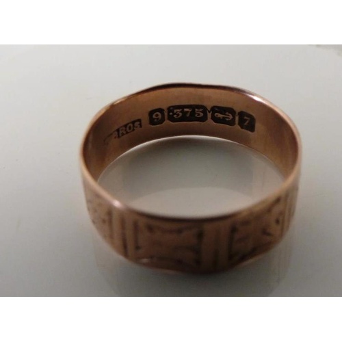 206 - 9ct ROSE GOLD PATTERNED BAND RING 1.8g, SIZE J, BIRMINGHAM HALLMARK