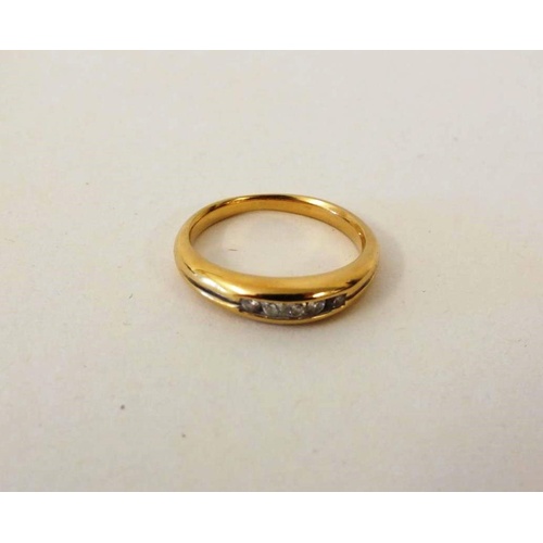 210 - 18ct GOLD AND DIAMOND RING 3.6g, SIZE K