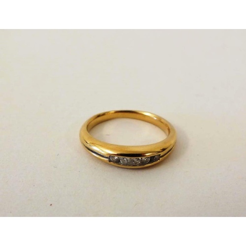 210 - 18ct GOLD AND DIAMOND RING 3.6g, SIZE K