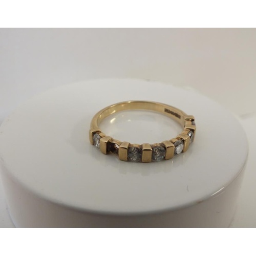 212 - 9ct GOLD RING (MISSING ONE STONE) 2.3g, SIZE P