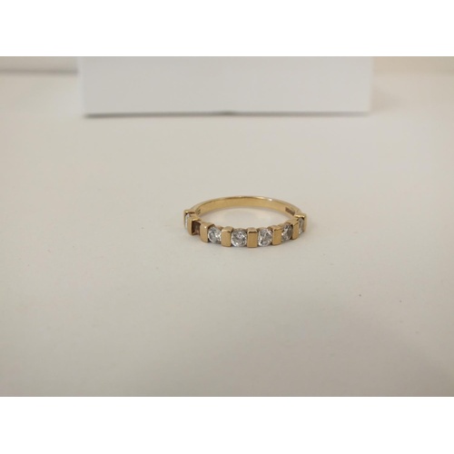 212 - 9ct GOLD RING (MISSING ONE STONE) 2.3g, SIZE P