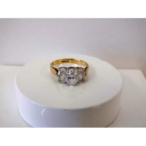 215 - 9ct GOLD THREE STONE CZ TRILOGY RING 3g, SIZE O