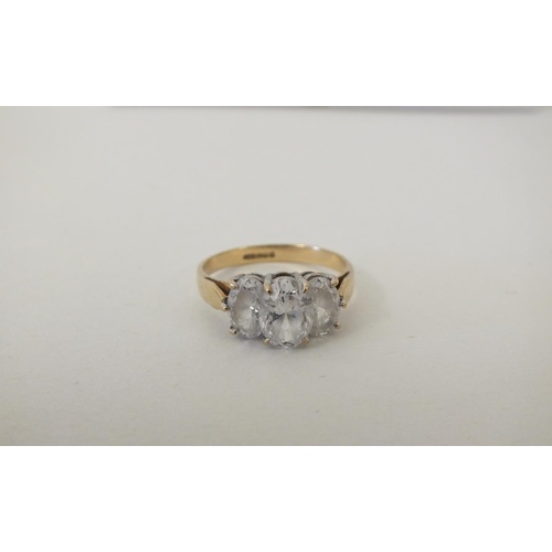 215 - 9ct GOLD THREE STONE CZ TRILOGY RING 3g, SIZE O