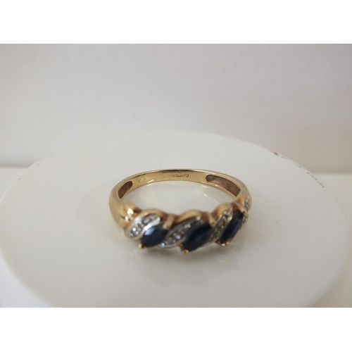 216 - 9ct GOLD, SAPPHIRE & DIAMOND RING 2g, SIZE O