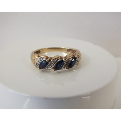 216 - 9ct GOLD, SAPPHIRE & DIAMOND RING 2g, SIZE O