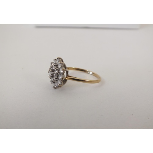 220 - 9ct GOLD CZ CLUSTER RING 2.2g, SIZE O