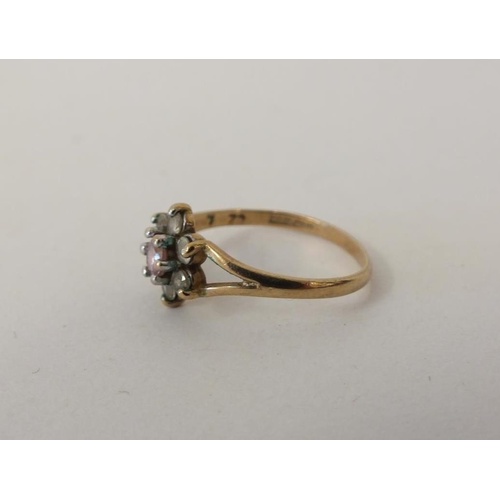 229 - 9ct GOLD CLUSTER RING 1.3g, SIZE L