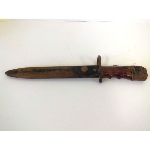 290 - MILITARY WWI ENGLISH BAYONET IN SCABBARD