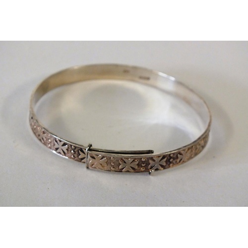 202 - VINTAGE STERLING SILVER EXTENDING BABY BANGLE