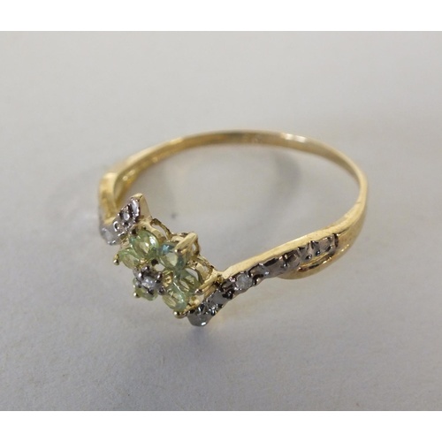 207 - VINTAGE 9ct GOLD CLUSTER RING WITH PERIDOT AND CZ STONES, SIZE P