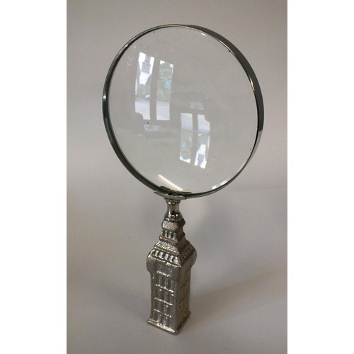 229 - MAGNIFYING GLASS WITH SILVER TONE BIG BEN HANDLE