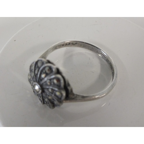 245 - VINTAGE STERLING SILVER MARCASITE RING SIZE Q