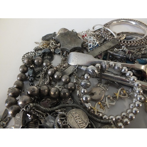 260 - JOBLOT OF JEWELLERY AND COLLECTABLES MOSTLY SILVER, INCLUDES PENCIL, BANGLES, NECKLACES ETC, WEIGHT ... 